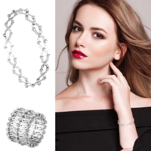 New Rhinestone ‘Ring to Bracelet’ Multipurpose Jewelry \ Transforming Ring - Picture 2 of 16